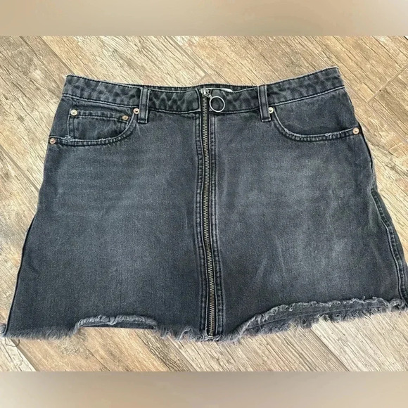 We the Free Black Denim Zipper mini Skirt 30 - Picture 2 of 5